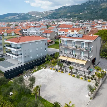 דירה Double Bed With Private Bathroom And Balcony Kaštela